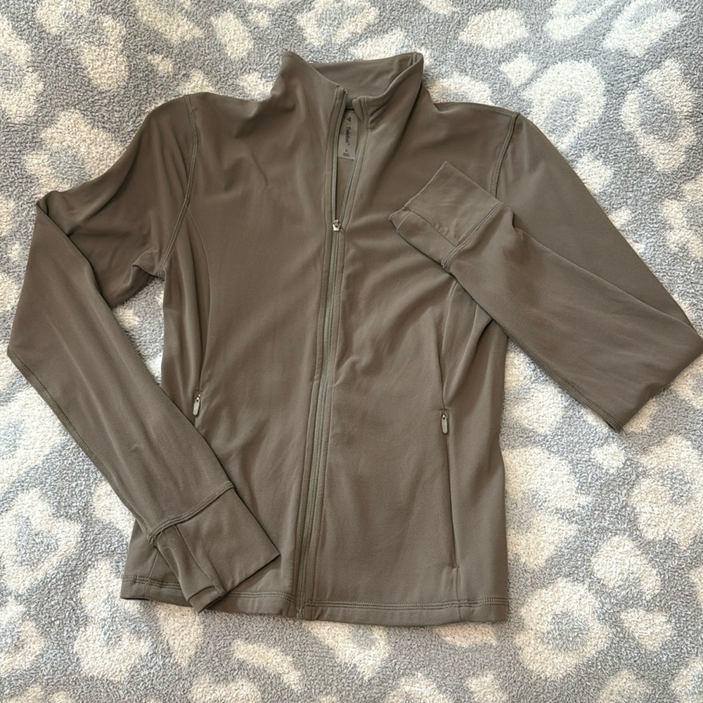 Aritzia Running Jacket Size Small